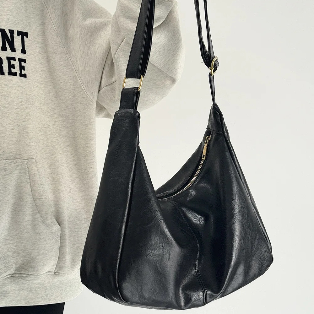 ÉLYRA  | Bolso Hobo Minimalista de Uso Diario