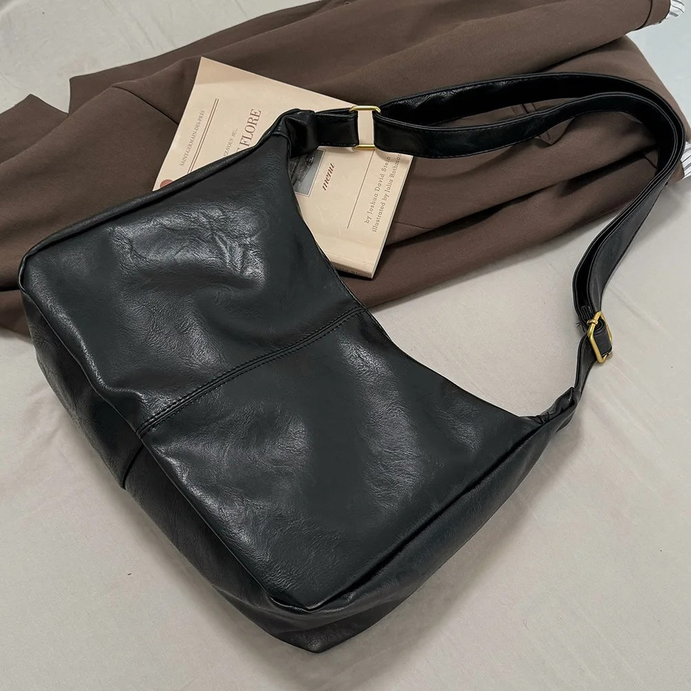ÉLYRA  | Bolso Hobo Minimalista de Uso Diario
